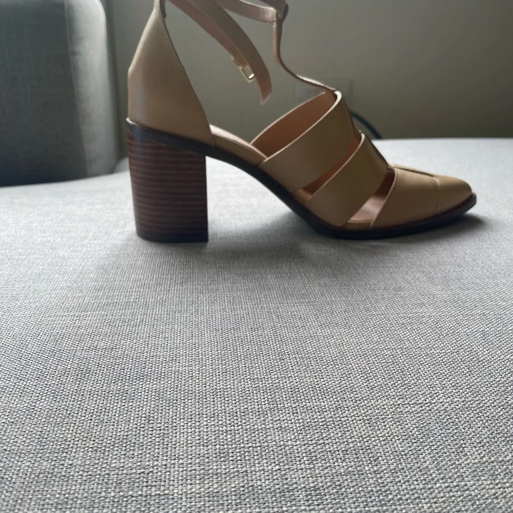 EUC Seychelles Nude/Tan Strappy Pointed-Toe Ankle Wrap Heels Size 8 US - Picture 4 of 9